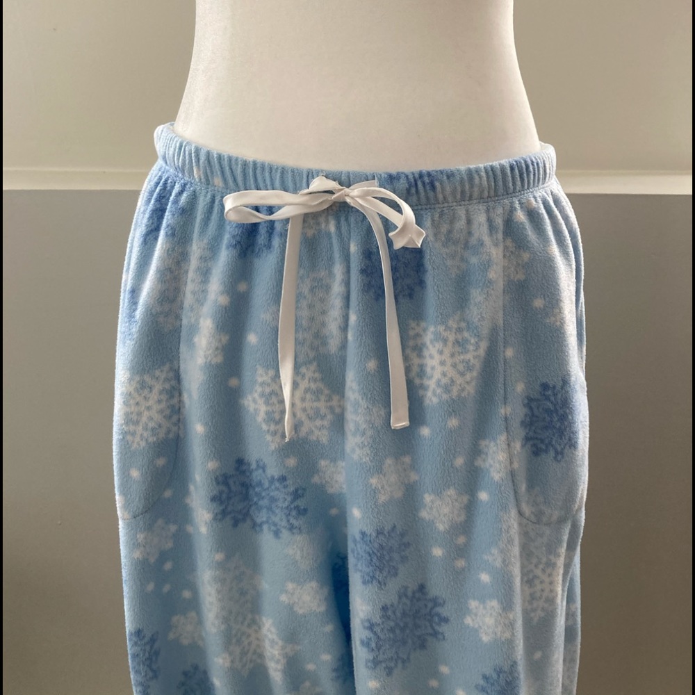 Blue snowflake fleece pajama pants - Picture 1 of 7